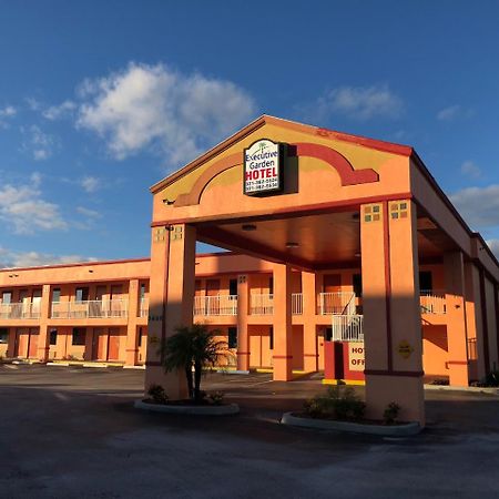 Executive Garden Titusville Hotel 外观 照片