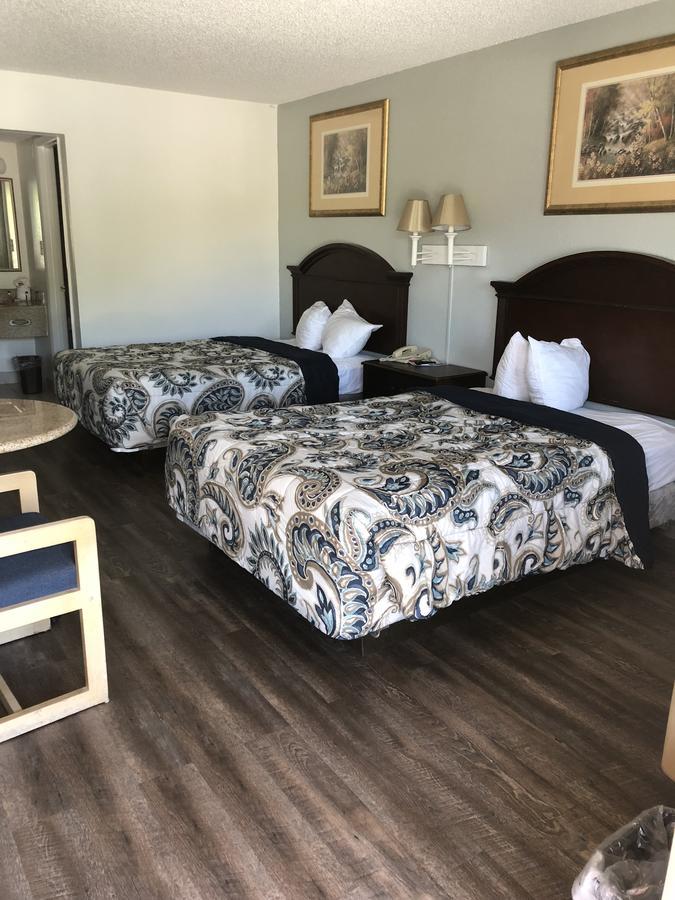 Executive Garden Titusville Hotel 外观 照片