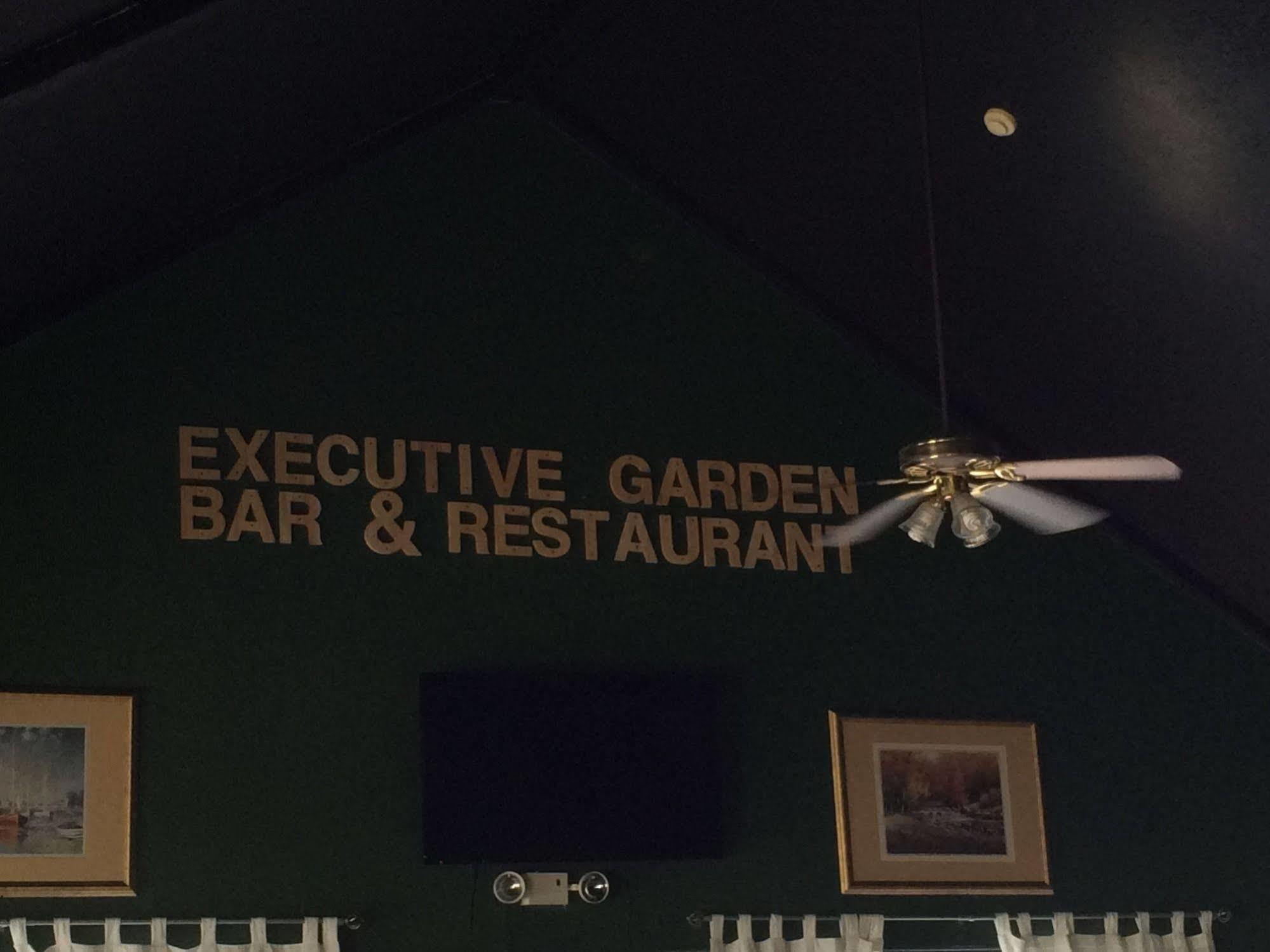 Executive Garden Titusville Hotel 外观 照片