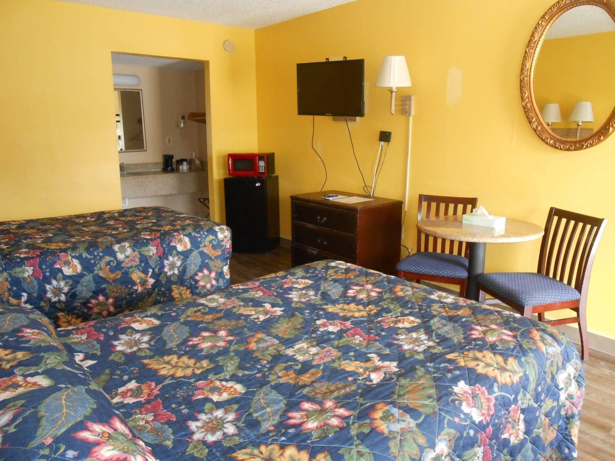Executive Garden Titusville Hotel 外观 照片