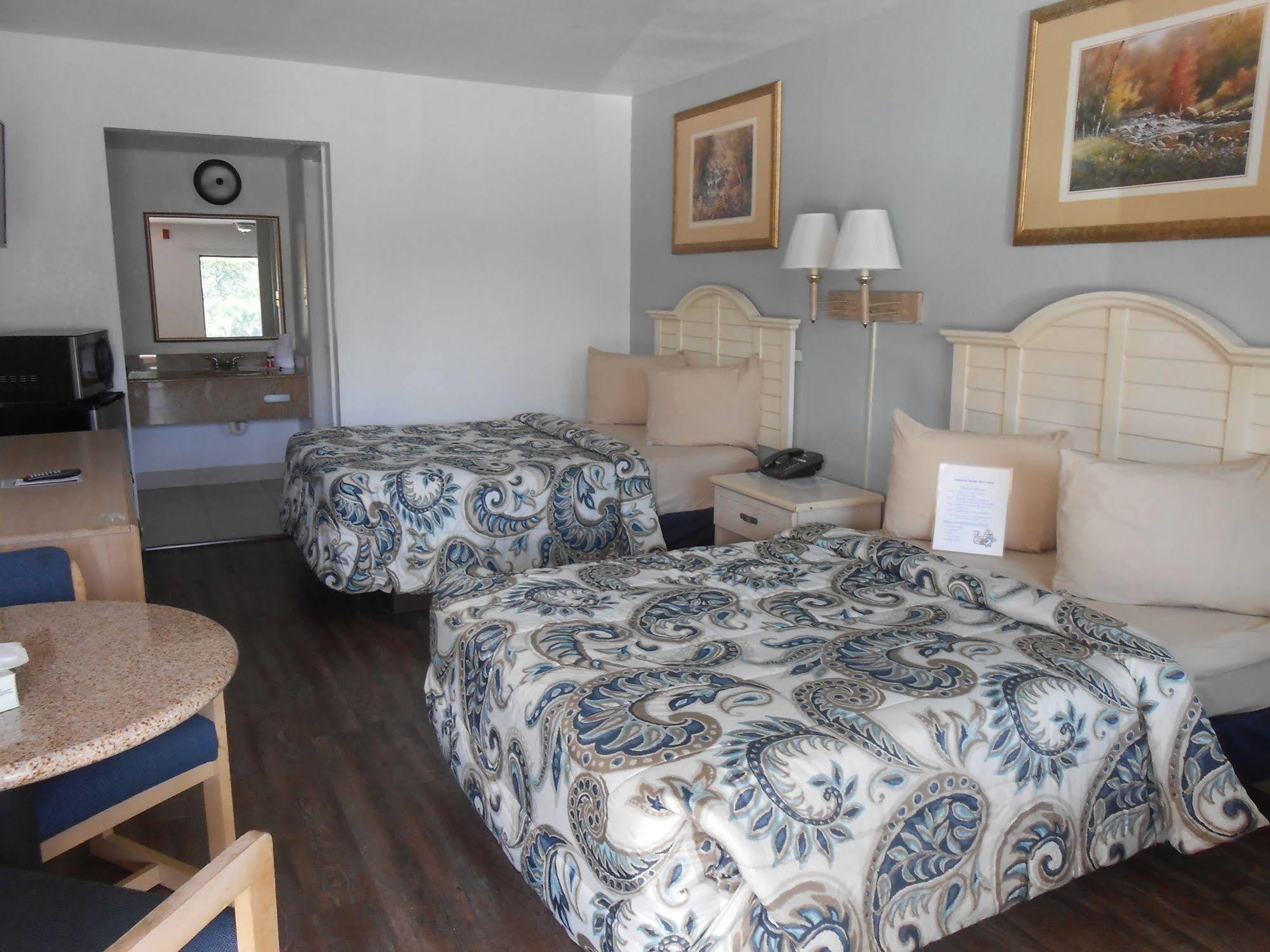 Executive Garden Titusville Hotel 外观 照片