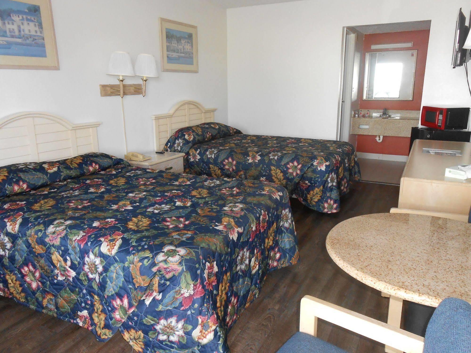 Executive Garden Titusville Hotel 外观 照片
