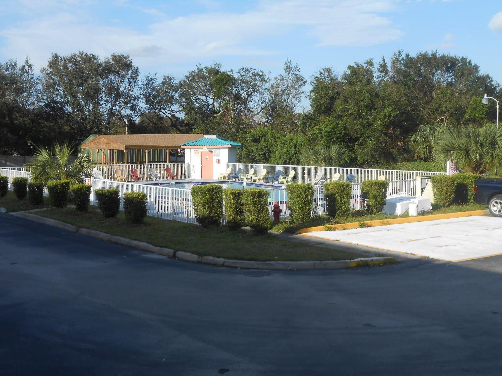 Executive Garden Titusville Hotel 外观 照片