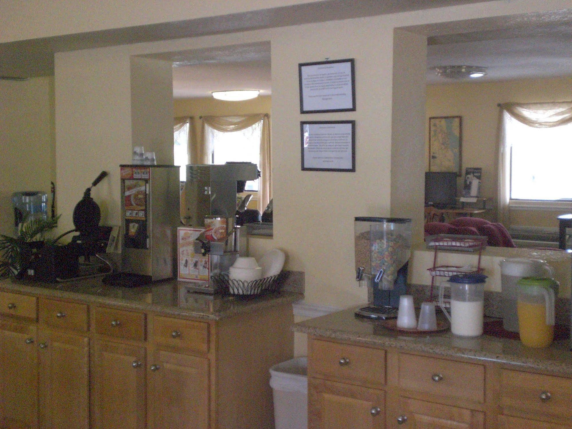 Executive Garden Titusville Hotel 外观 照片