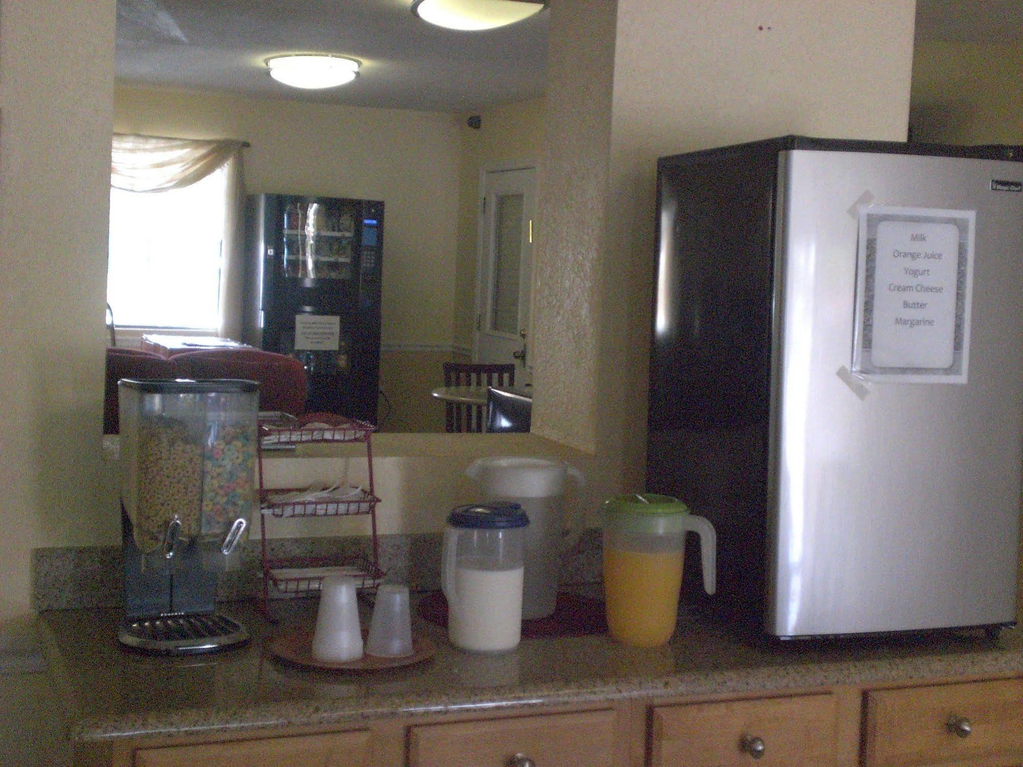 Executive Garden Titusville Hotel 外观 照片