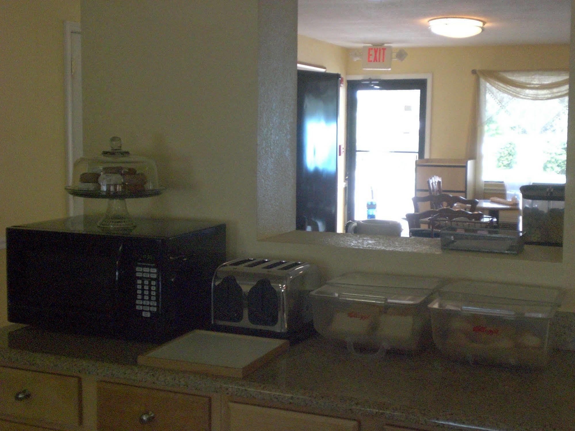 Executive Garden Titusville Hotel 外观 照片
