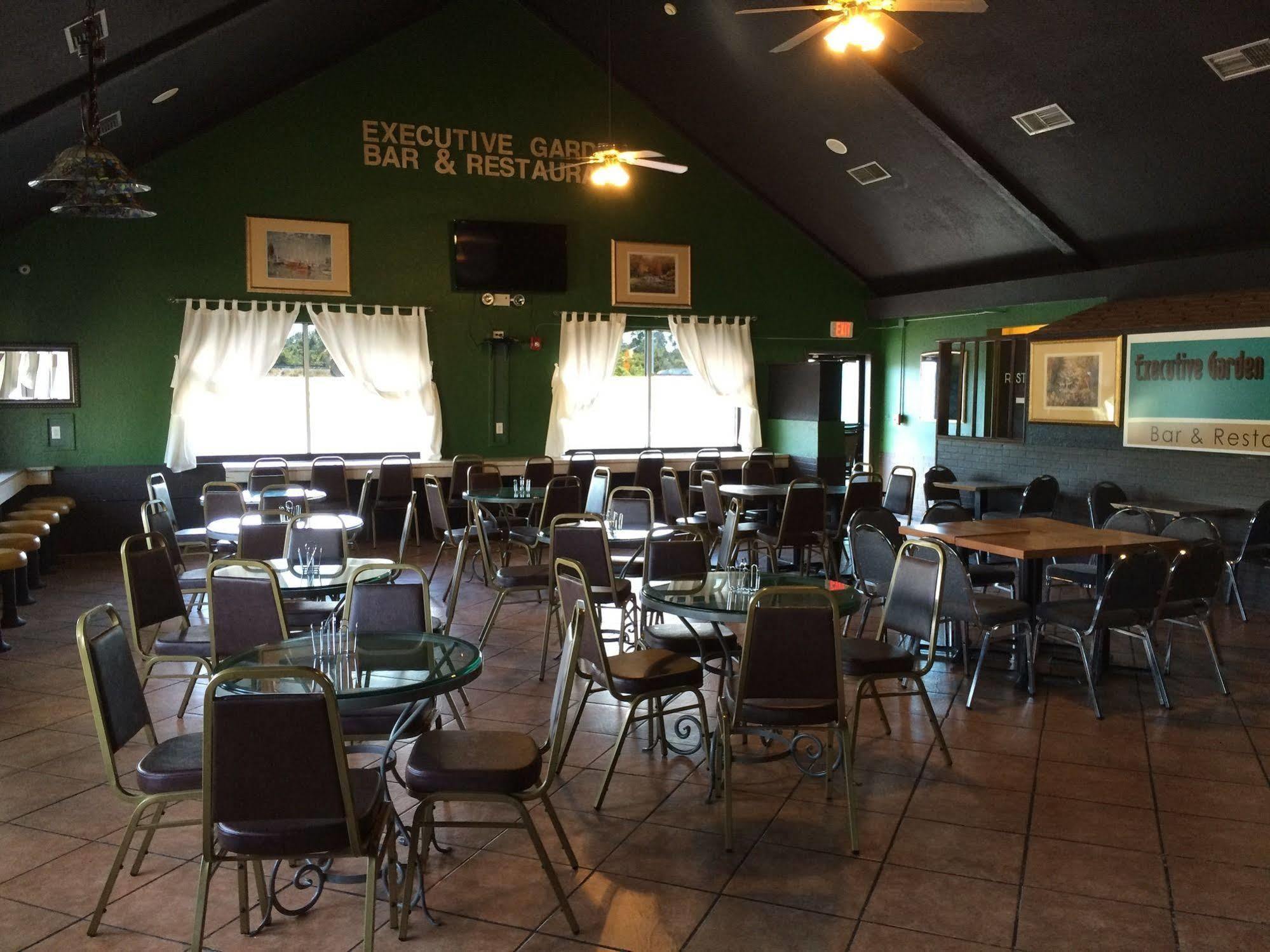 Executive Garden Titusville Hotel 外观 照片
