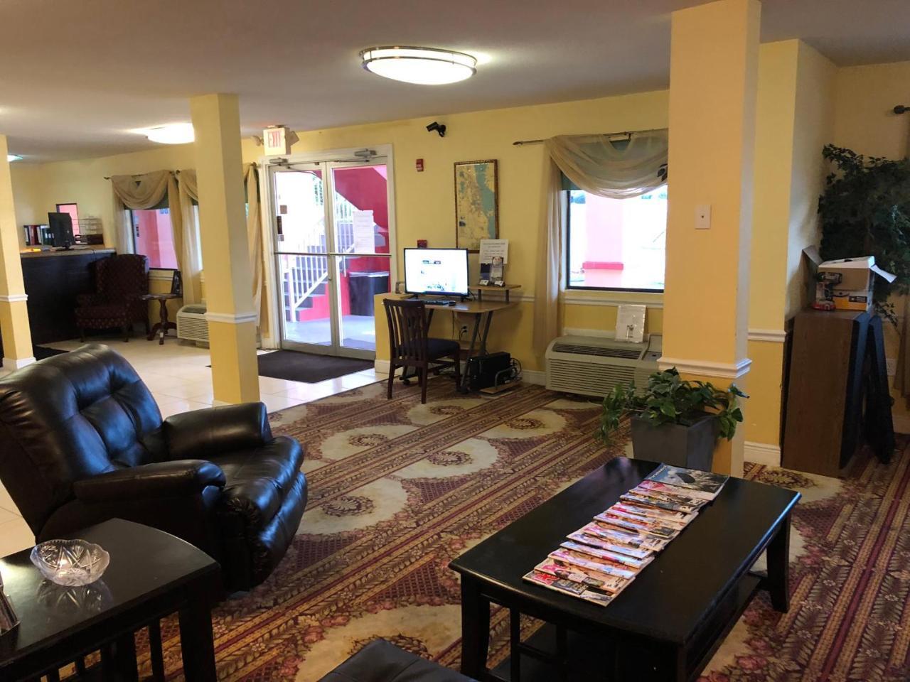 Executive Garden Titusville Hotel 外观 照片