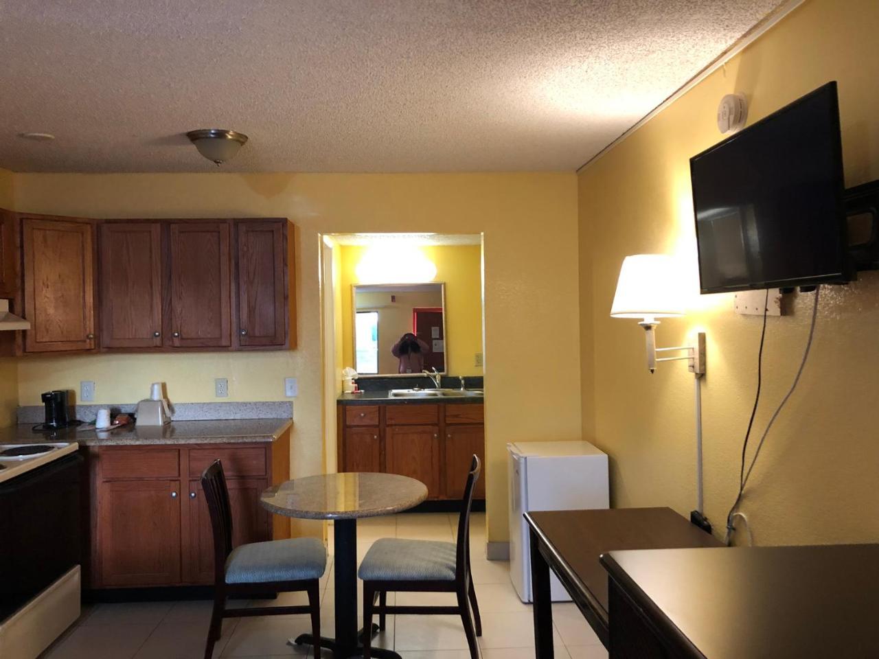 Executive Garden Titusville Hotel 外观 照片