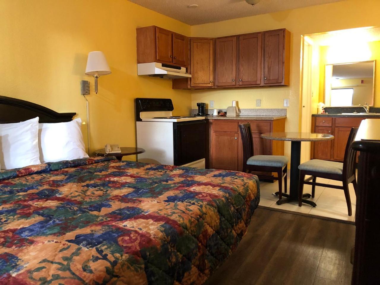Executive Garden Titusville Hotel 外观 照片