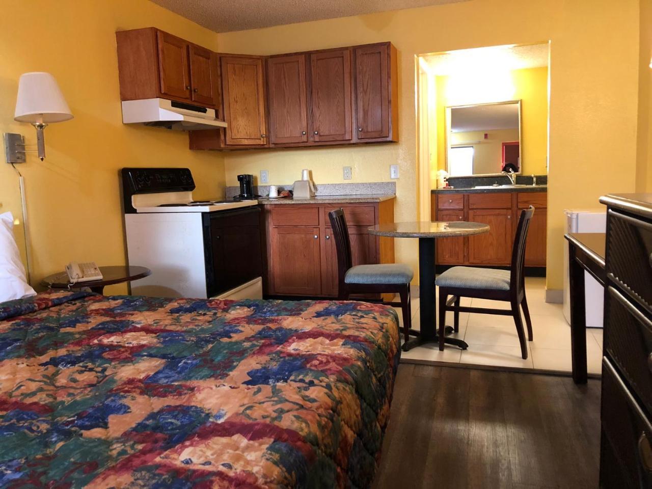 Executive Garden Titusville Hotel 外观 照片