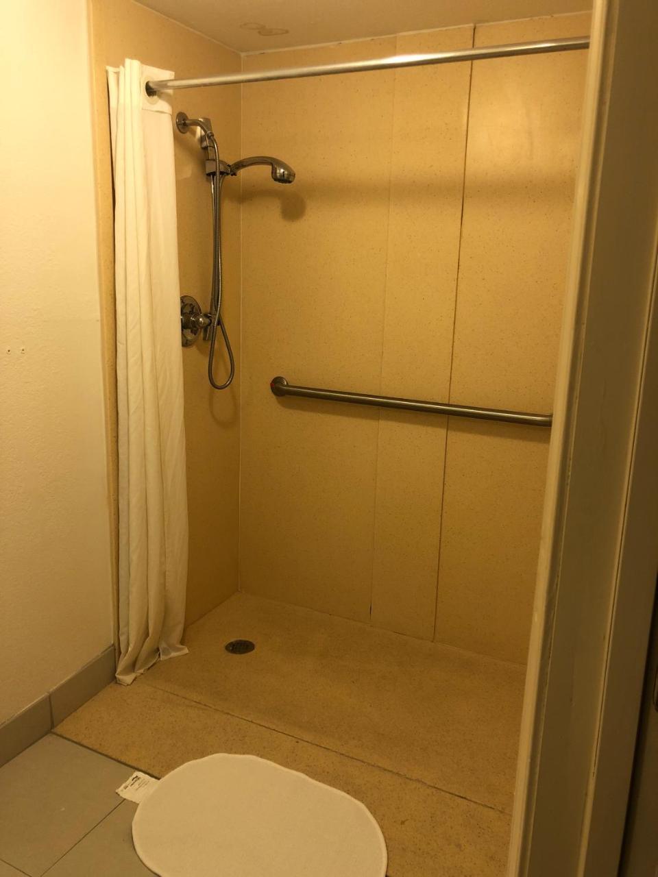 Executive Garden Titusville Hotel 外观 照片