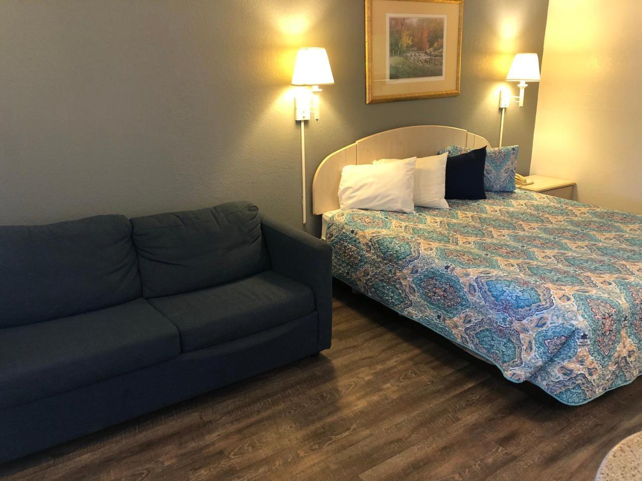 Executive Garden Titusville Hotel 外观 照片