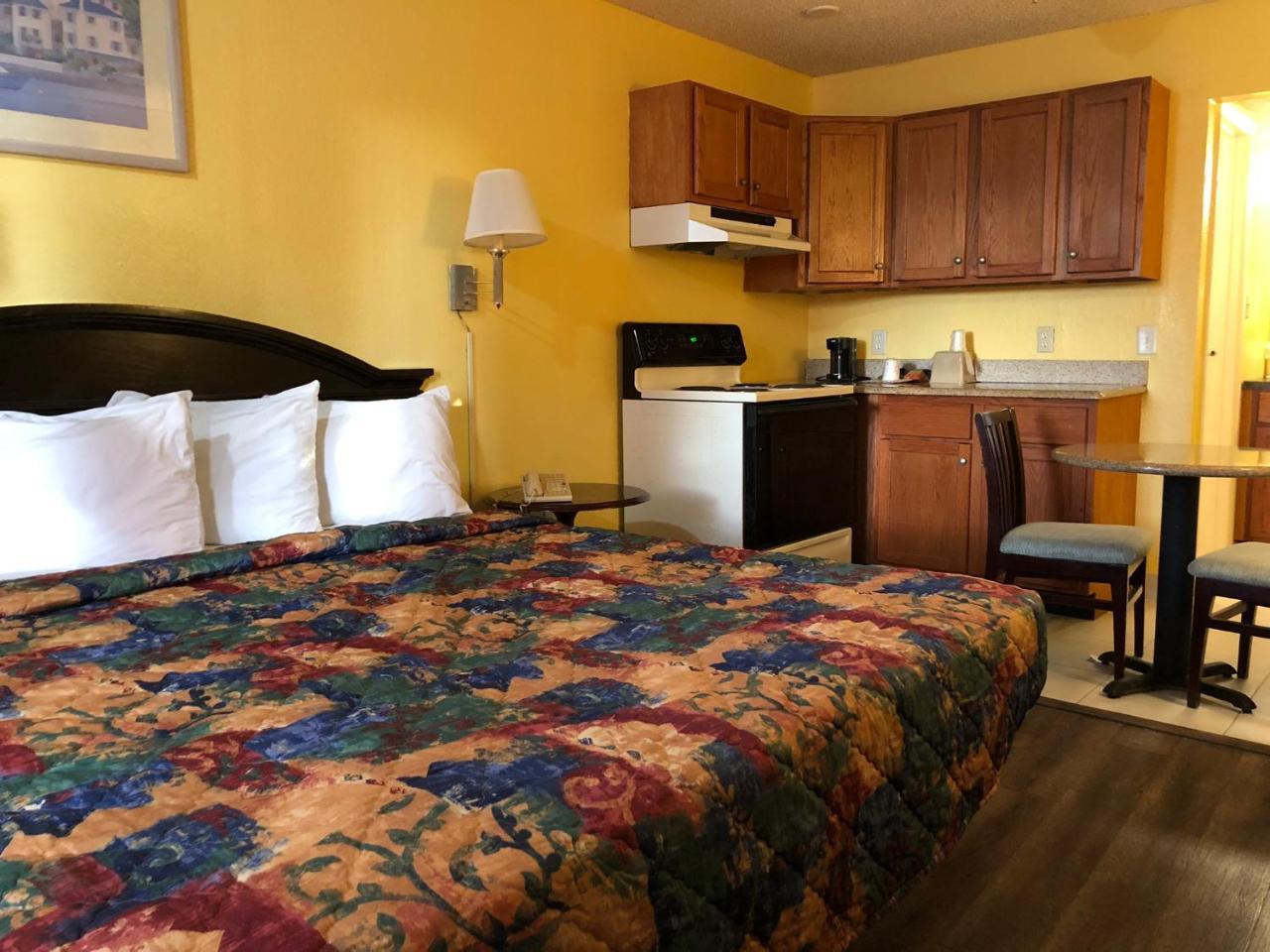 Executive Garden Titusville Hotel 外观 照片
