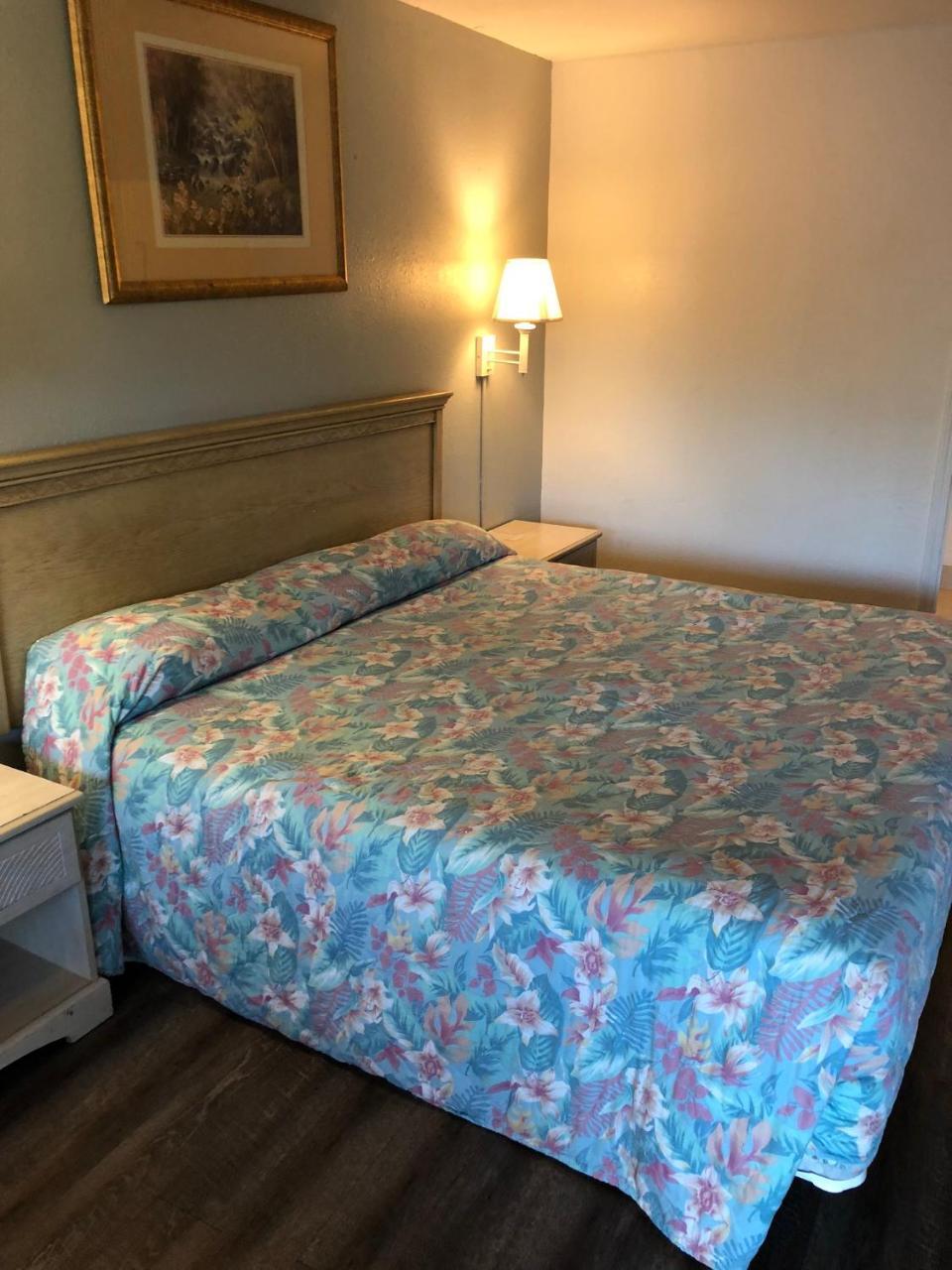 Executive Garden Titusville Hotel 外观 照片