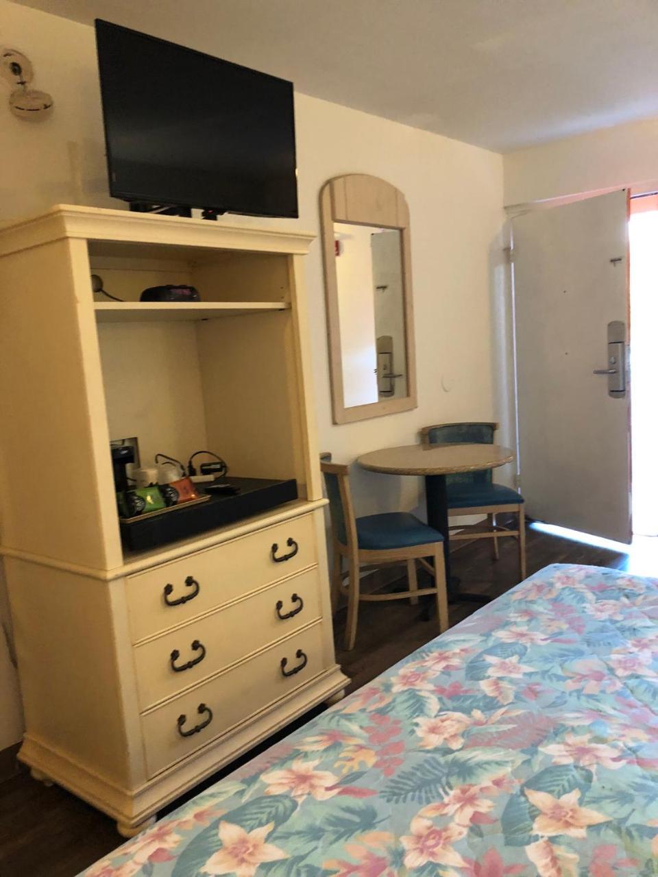 Executive Garden Titusville Hotel 外观 照片